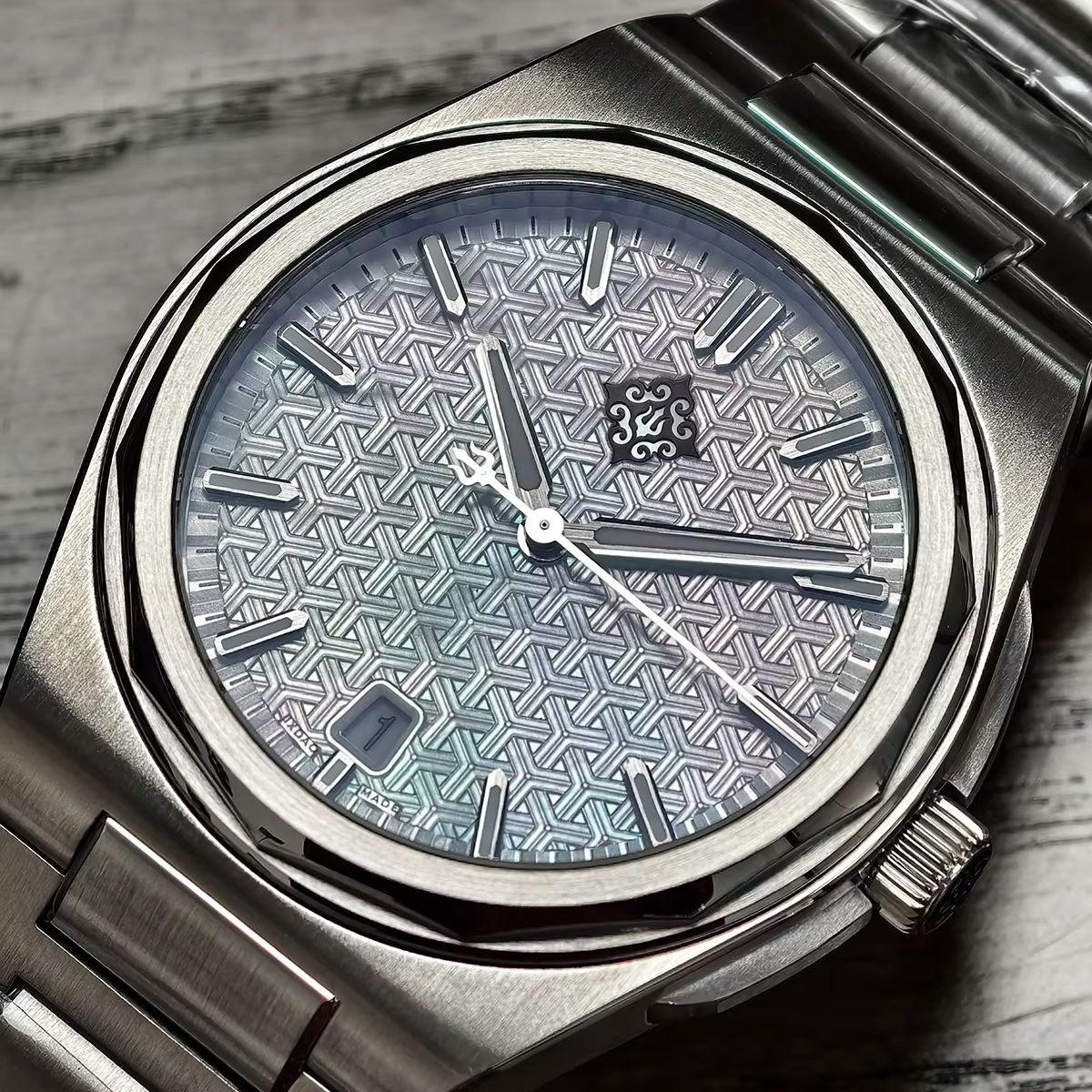 IX&DAO 2026 ニューウォリアー 37mm メンズ自 - Omega Watch Constellation のレビューと価格
